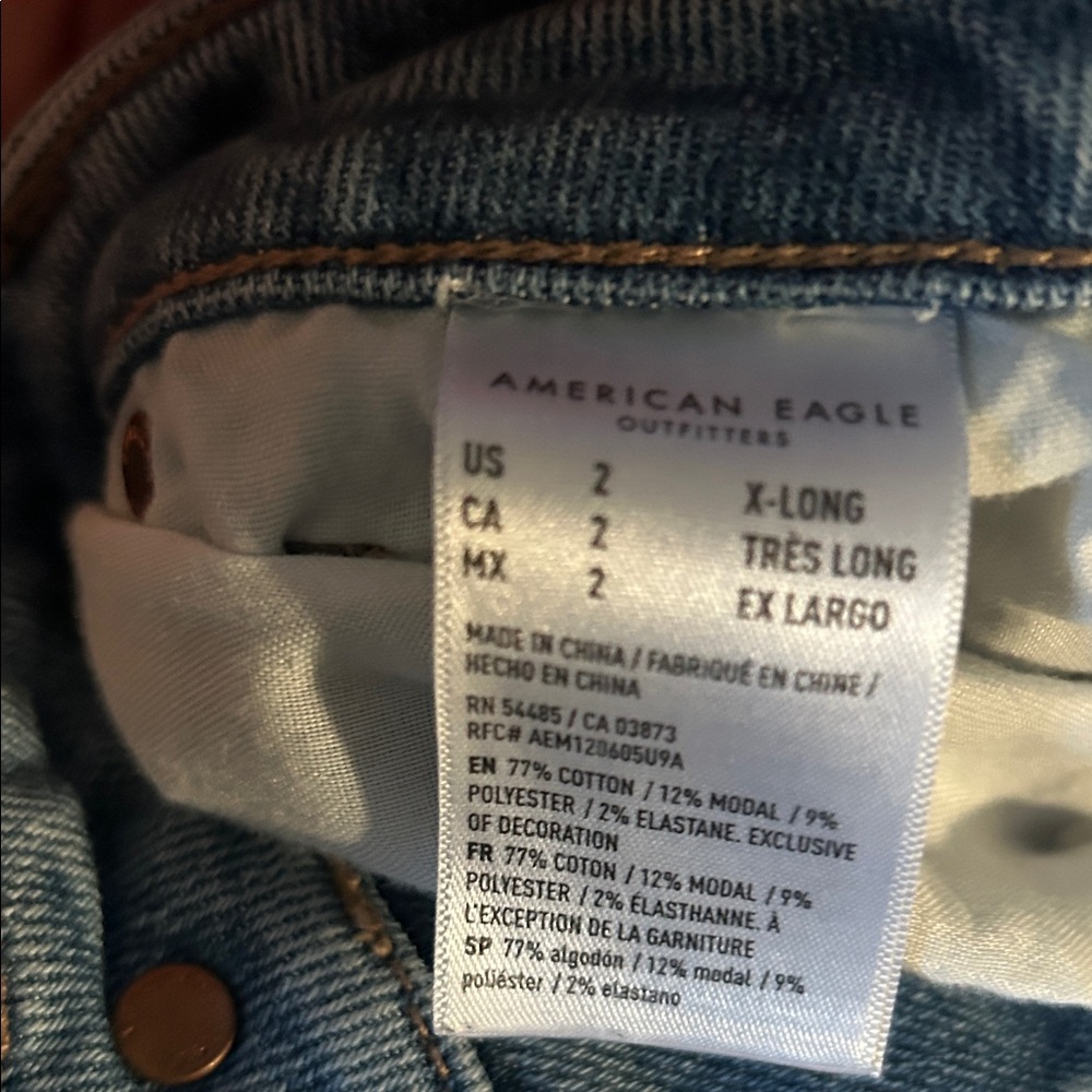 American Eagle Outfitters Light Blue Distressed Slim MOM Jeans - Picture 5 of 5